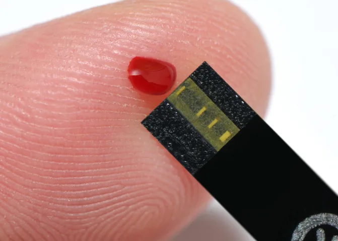 how to test for diabetes with a glucometer